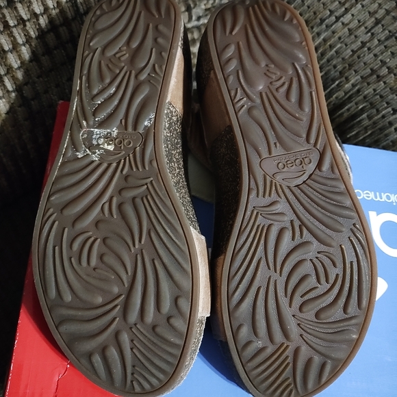 Abeo Una Wedge Sandals Stone Women's Size US 8 Neutral Comfort With Box - Picture 9 of 9